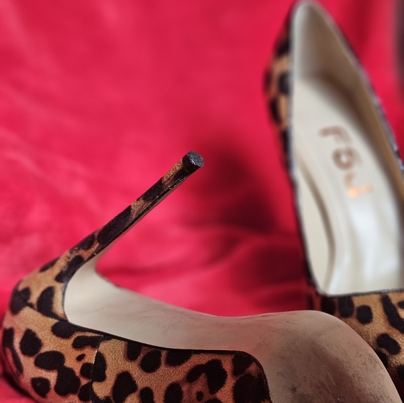 Jaguar Print Stiletto Heels - Picture 4 of 4